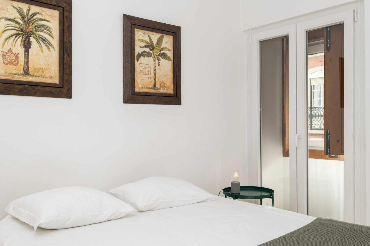 Typical Portuguese In Sao Bento Apartment Lissabon