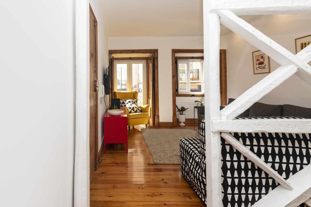 Typical Portuguese In Sao Bento Apartment *