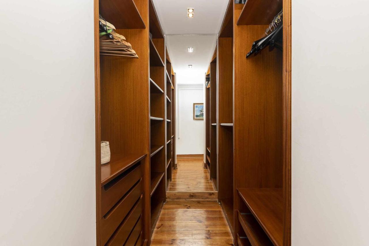 Typical Portuguese In Sao Bento Apartment *