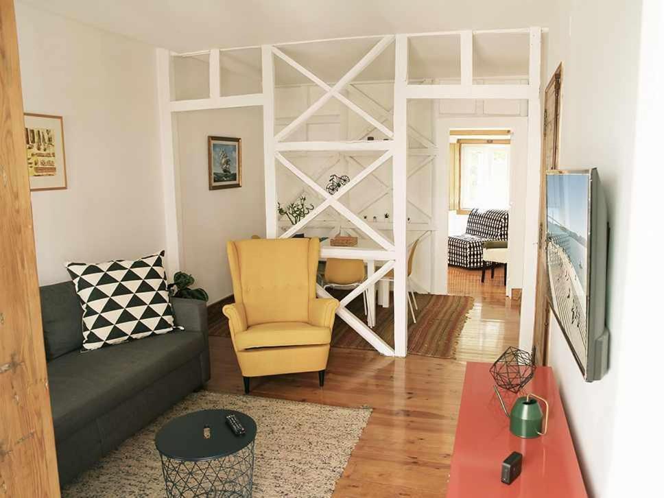 Typical Portuguese In Sao Bento Appartement *